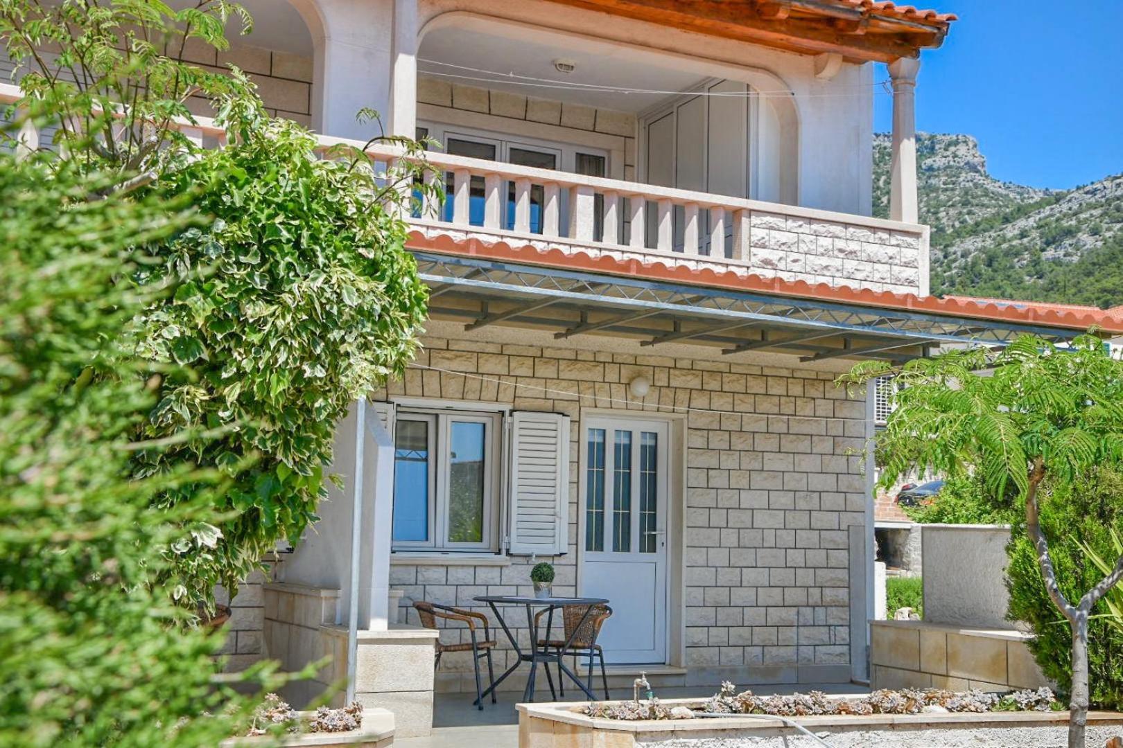 Apartments Sena Bol Exterior photo